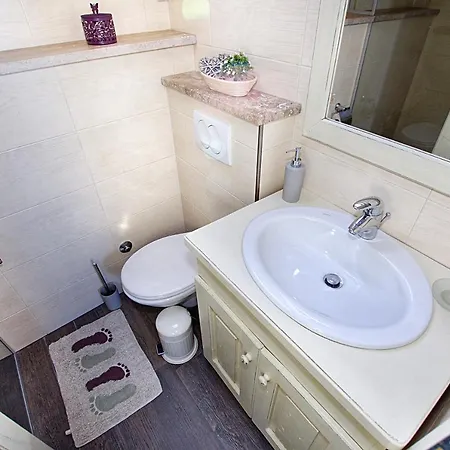 بيت للعطل Seaside House - Diklo, - 14856 *